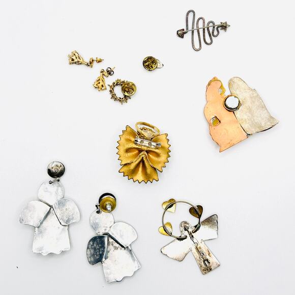 Lot of 8 Vintage Christmas and Christian Gold Jewelry Pieces - Picture 9 of 9